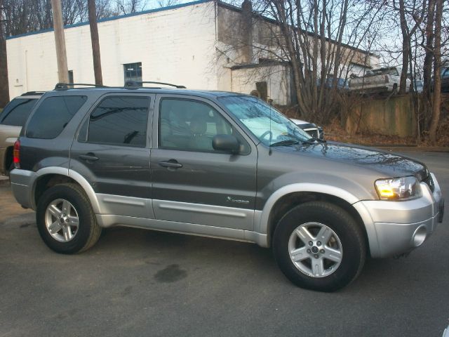 2005 Ford Escape Ram 3500 Diesel 2-WD