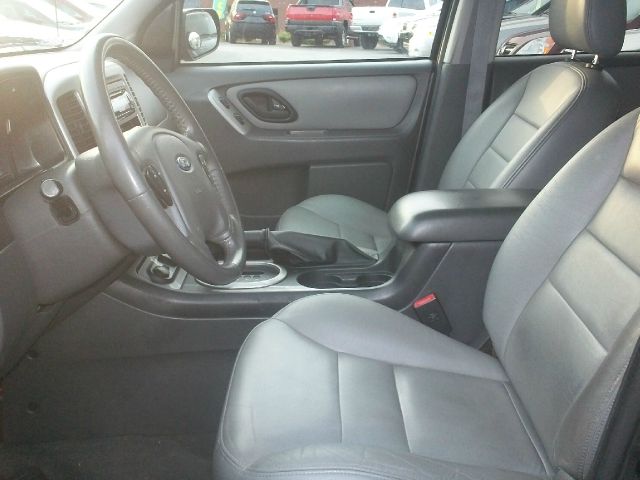 2005 Ford Escape Ram 3500 Diesel 2-WD