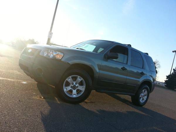 2005 Ford Escape SL 4x4 Regular Cab