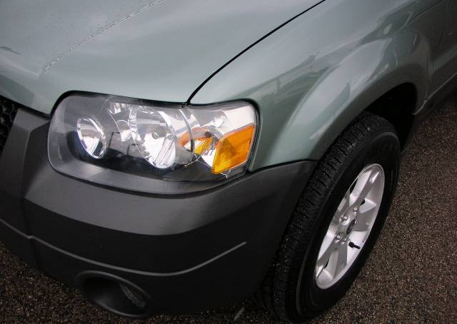 2005 Ford Escape ESi