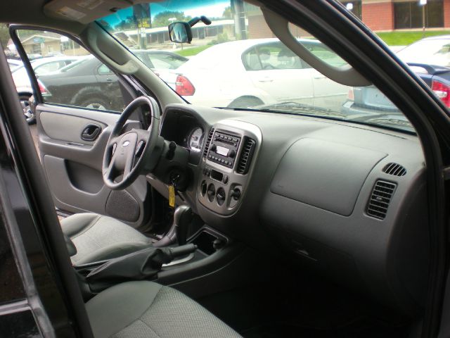 2005 Ford Escape SL 4x4 Regular Cab