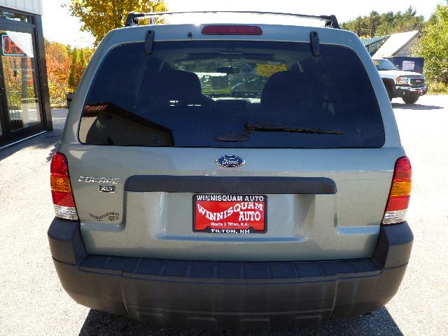 2005 Ford Escape ESi