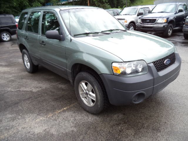 2005 Ford Escape Reg Cab 159.5 WB C5B