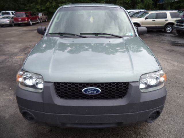 2005 Ford Escape Reg Cab 159.5 WB C5B
