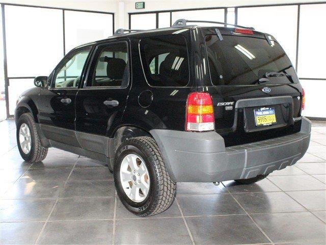 2005 Ford Escape 15