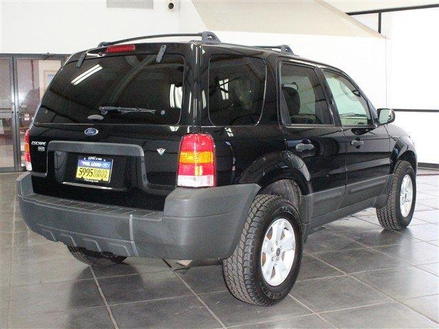 2005 Ford Escape 15