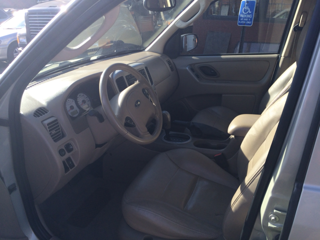 2005 Ford Escape Super