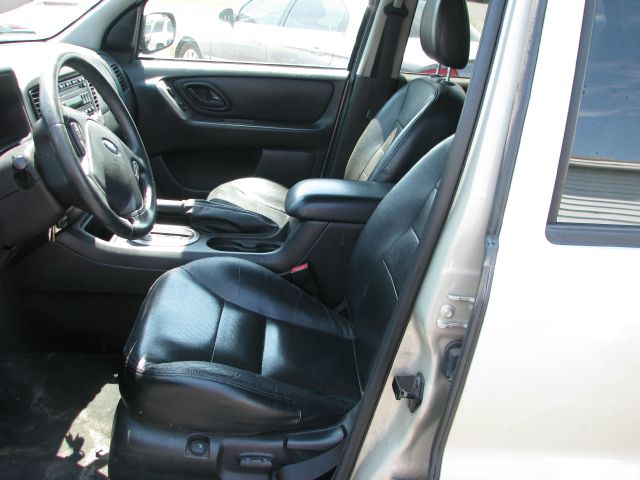 2005 Ford Escape Super