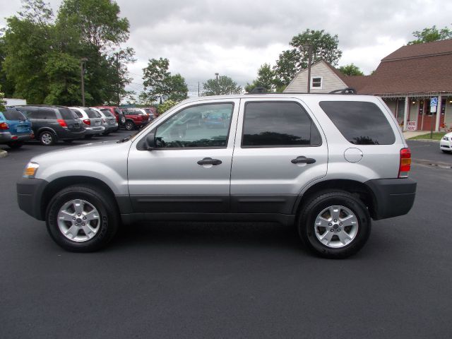 2005 Ford Escape SL 4x4 Regular Cab