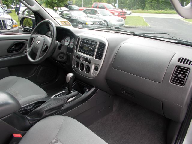 2005 Ford Escape SL 4x4 Regular Cab