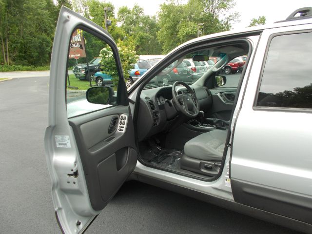 2005 Ford Escape SL 4x4 Regular Cab
