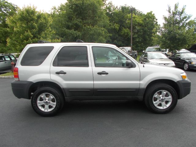 2005 Ford Escape SL 4x4 Regular Cab