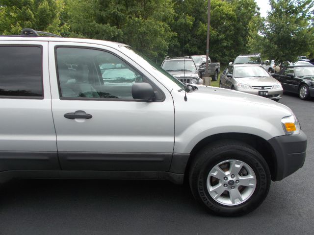 2005 Ford Escape SL 4x4 Regular Cab