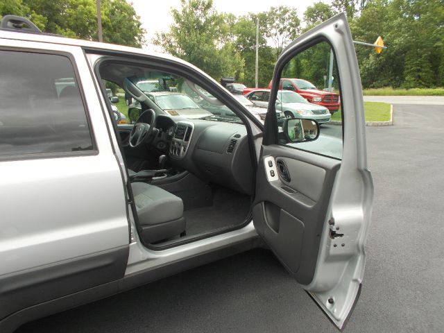 2005 Ford Escape SL 4x4 Regular Cab