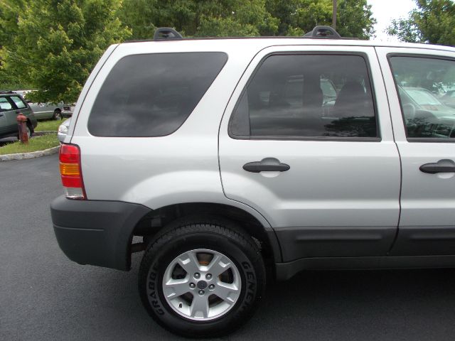 2005 Ford Escape SL 4x4 Regular Cab