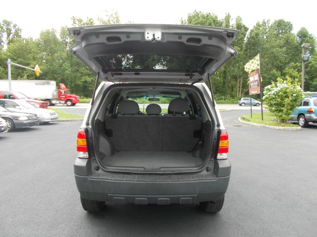2005 Ford Escape SL 4x4 Regular Cab