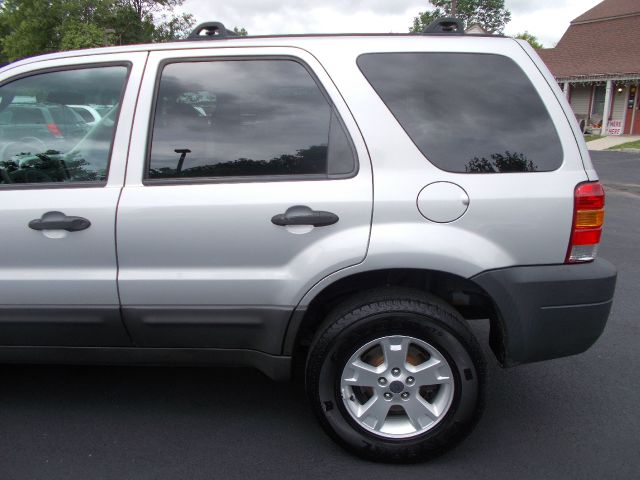 2005 Ford Escape SL 4x4 Regular Cab