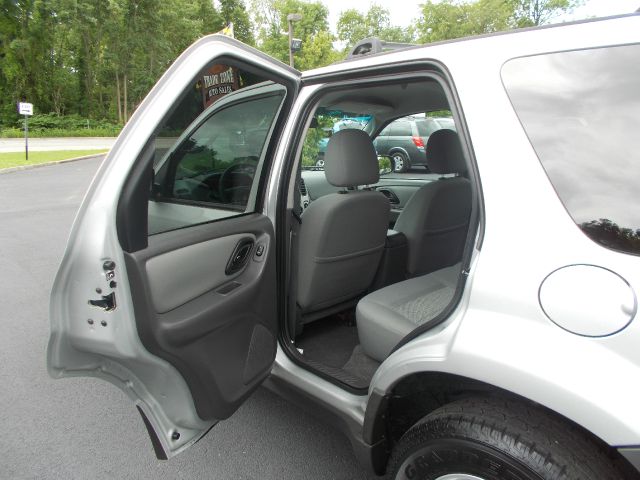 2005 Ford Escape SL 4x4 Regular Cab