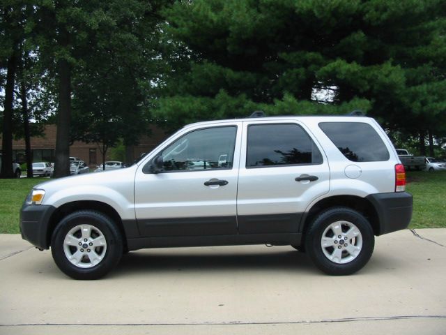 2005 Ford Escape ESi