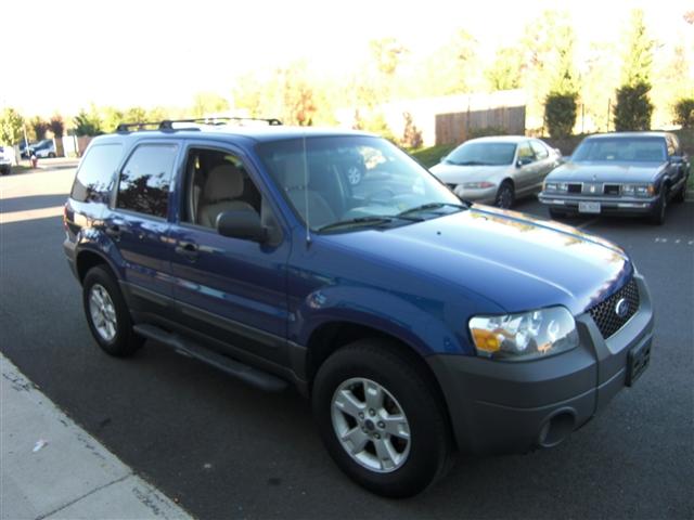 2005 Ford Escape ESi