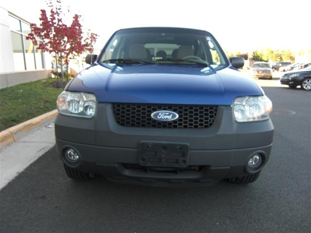 2005 Ford Escape ESi