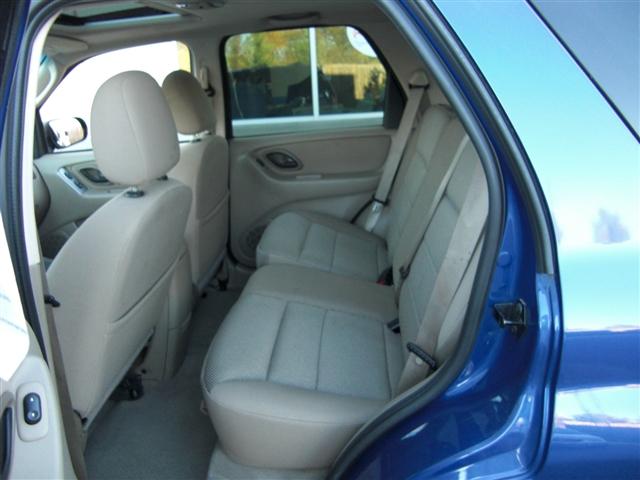 2005 Ford Escape ESi