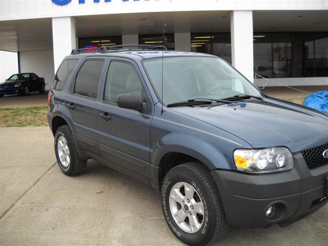 2005 Ford Escape ESi