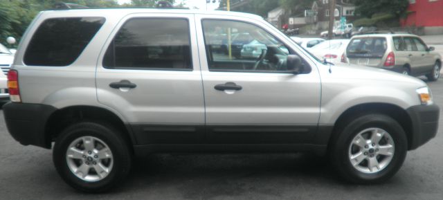 2005 Ford Escape 4dr 2.9L Twin Turbo AWD W/3rd