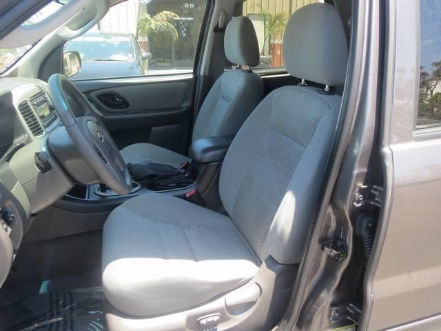 2005 Ford Escape ESi