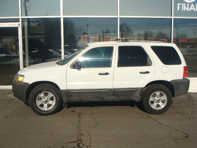 2005 Ford Escape 15