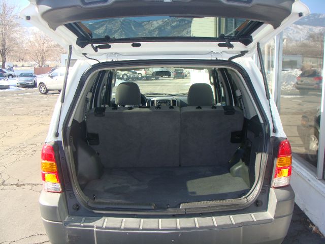 2005 Ford Escape 15
