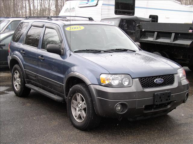 2005 Ford Escape ESi