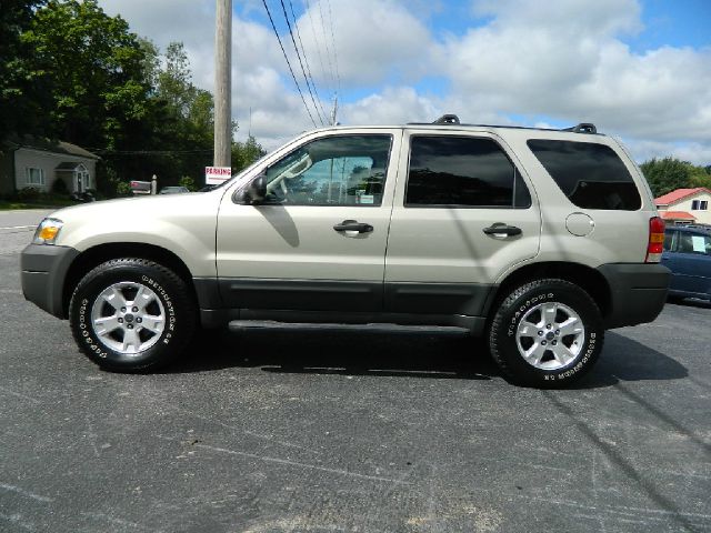 2005 Ford Escape SL 4x4 Regular Cab
