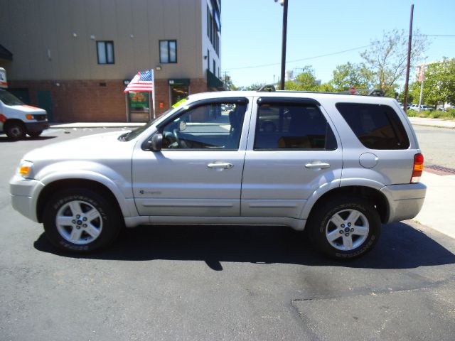 2005 Ford Escape Ram 3500 Diesel 2-WD