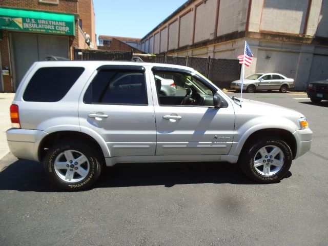 2005 Ford Escape Ram 3500 Diesel 2-WD