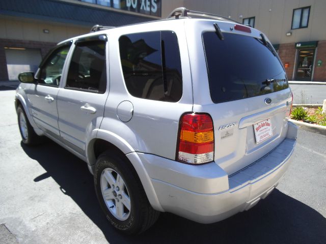 2005 Ford Escape Ram 3500 Diesel 2-WD
