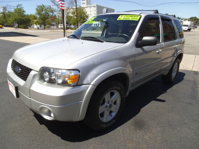 2005 Ford Escape Ram 3500 Diesel 2-WD