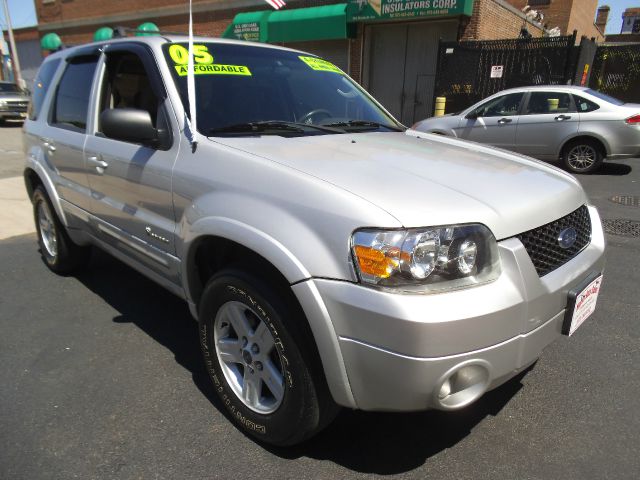 2005 Ford Escape Ram 3500 Diesel 2-WD