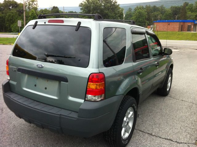 2005 Ford Escape SL 4x4 Regular Cab