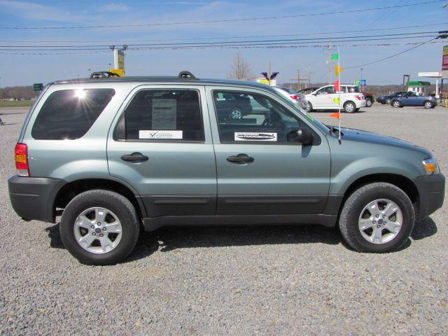 2005 Ford Escape SL 4x4 Regular Cab