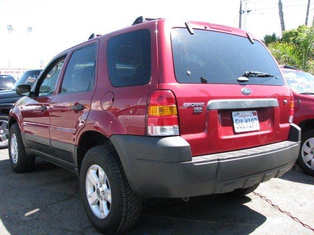 2005 Ford Escape ESi
