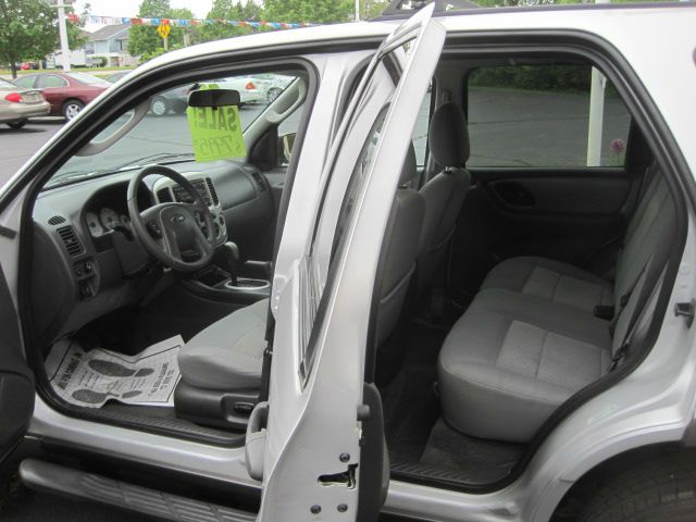 2005 Ford Escape SL 4x4 Regular Cab