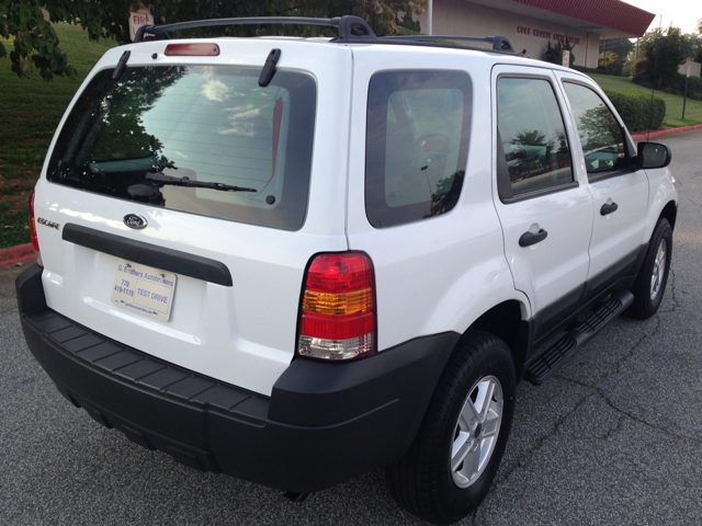 2005 Ford Escape Reg Cab 159.5 WB C5B