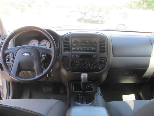 2005 Ford Escape XLS