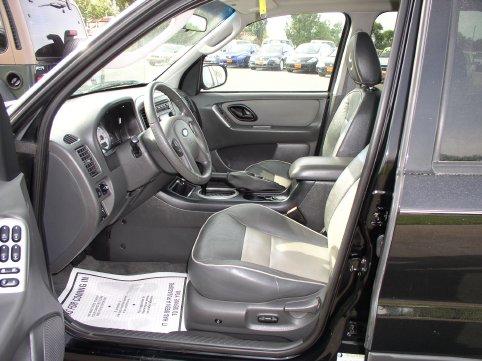 2005 Ford Escape ESi