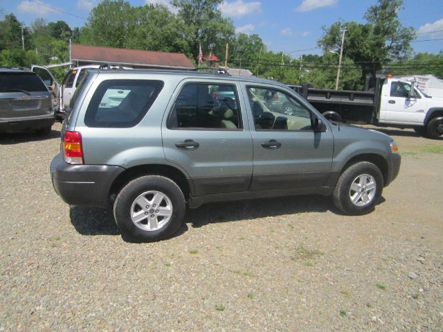 2005 Ford Escape Reg Cab 159.5 WB C5B