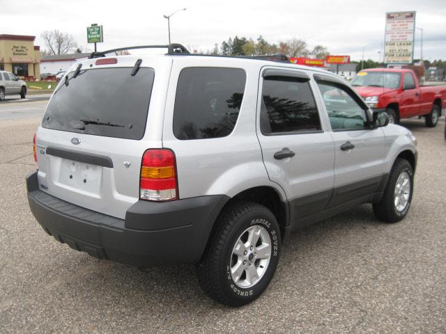 2005 Ford Escape ESi