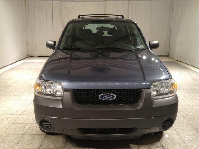 2005 Ford Escape XLT Ex-cab 33K Miles