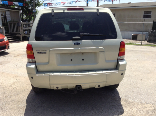 2005 Ford Escape Super