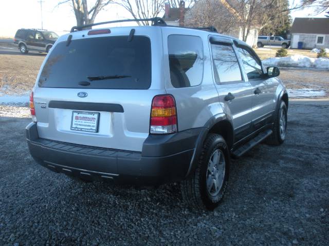 2005 Ford Escape ESi